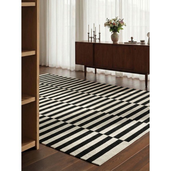 Apverčiamas/rankų darbo iš vilnos kilimas juodos ir baltos spalvos 200x300 cm Donna – Hanse Home-image-1