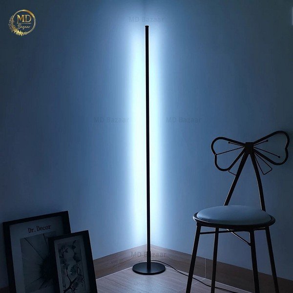 Juodos spalvos reguliuojamo ryškumo LED grindų lempa su nuotolinio valdymo pulteliu (aukštis 120 cm) - Squid Lighting-image-1