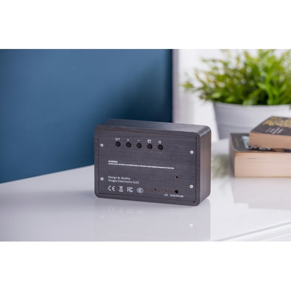 Juodos spalvos žadintuvas su baltu LED ekranu Gingko Brick Click Clock-image-1
