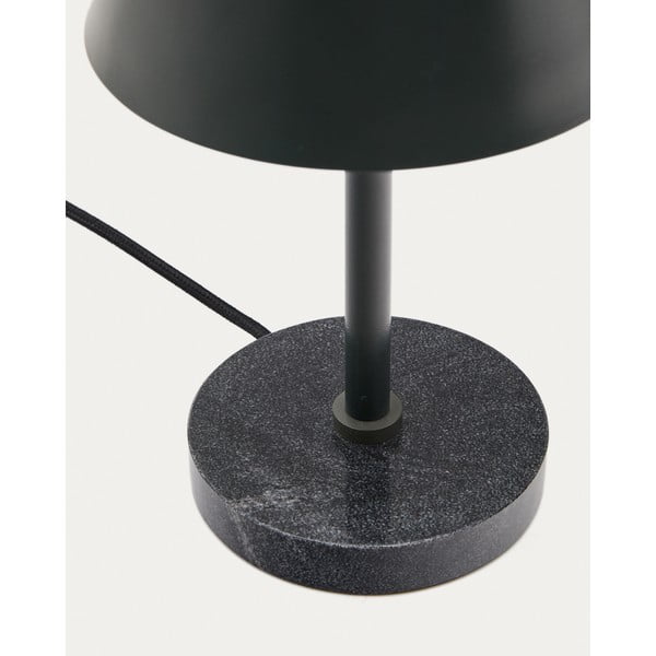 Tamsiai žalios spalvos/juodos spalvos iš marmuro stalinis šviestuvas (aukštis 32 cm) su metaliniu gaubtu Calina – Kave Home-image-3