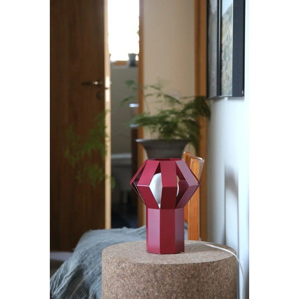 Raudonos spalvos iš metalo stalinis šviestuvas (aukštis 27 cm) su metaliniu gaubtu Octa – Markslöjd-image-3