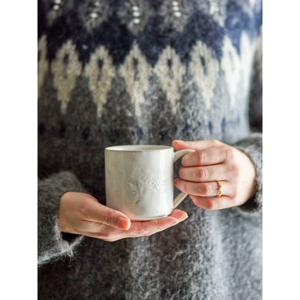 Iš akmens masės puodelis kreminės spalvos su Kalėdų motyvu 300 ml Winter – Bloomingville-image-2