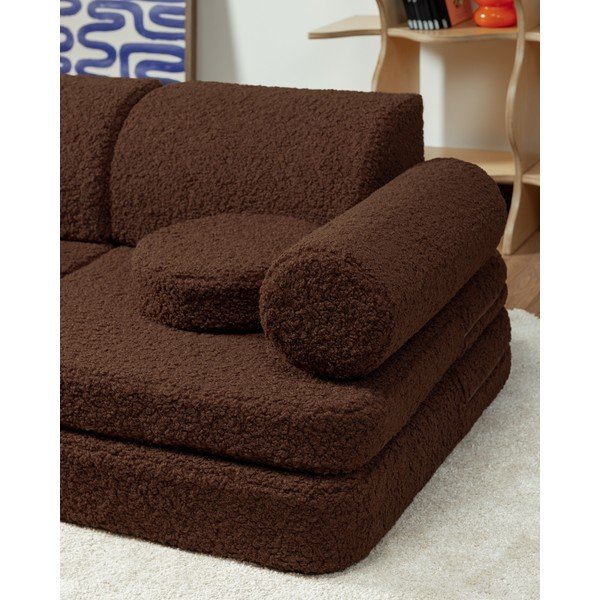 Tamsiai rudos spalvos vaikiška sofos pagalvėlė iš boucle Warm Hazel – Wigiwama-image-4