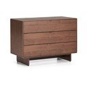 Tamsios natūralios spalvos šoninė spintelė iš riešutmedžio 101x75x50 cm Norlen – Kave Home