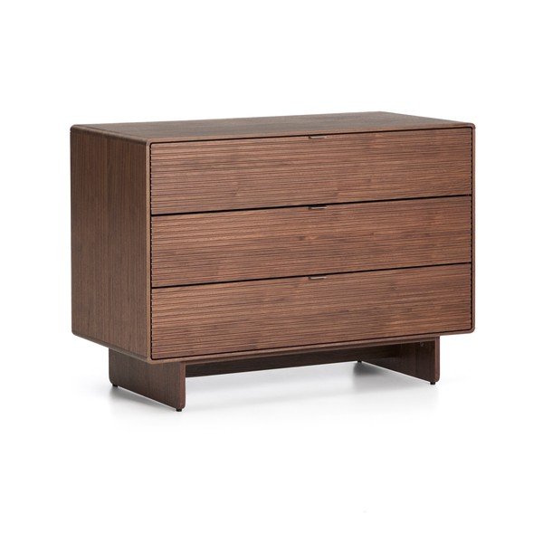 Tamsios natūralios spalvos šoninė spintelė iš riešutmedžio 101x75x50 cm Norlen – Kave Home