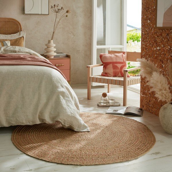 Iš džiuto apvalios formos kilimas rausvos spalvos/natūralios spalvos ø 133 cm Capri – Flair Rugs-image-1