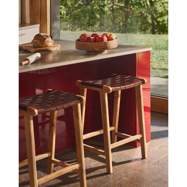 Natūralios spalvos iš dirbtinės odos baro taburetė (sėdynės aukštis 67 cm) Calixta – Kave Home-image-1