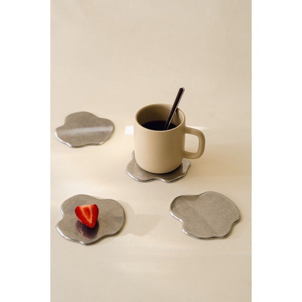 Sidabrinės spalvos iš metalo padėkliukai 4 vnt. Plama – noo.ma-image-2