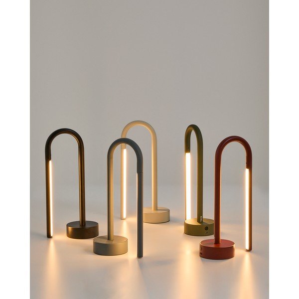 Raudonos spalvos iš metalo stalinis šviestuvas LED (aukštis 30 cm) Bow – Kave Home-image-1