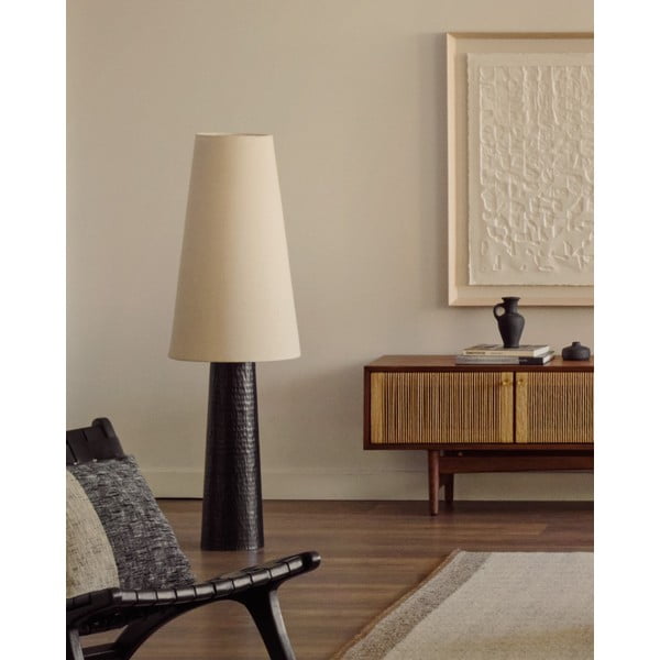 Pastatomas šviestuvas juodos spalvos/kreminės spalvos (aukštis 129 cm) su tekstiliniu gaubtu Senni – Kave Home-image-2