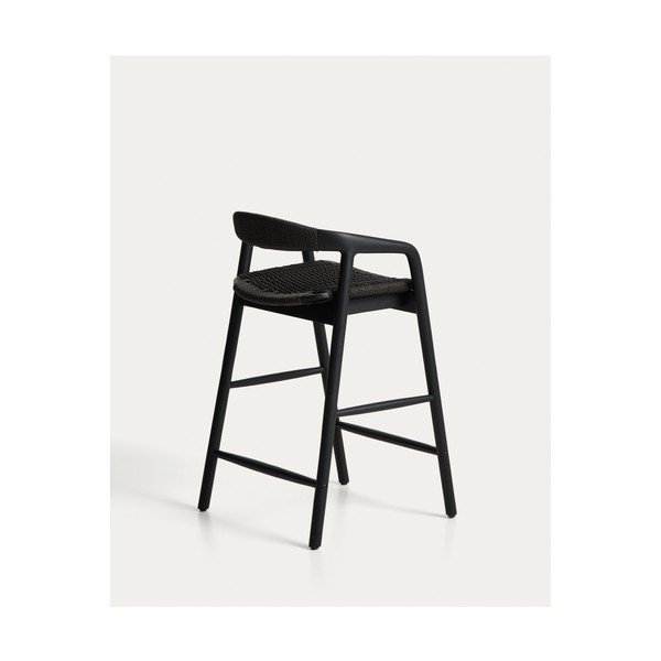 Juodos spalvos iš ąžuolo masyvo baro taburetė su porankiais (sėdynės aukštis 65 cm) Derile – Kave Home-image-2