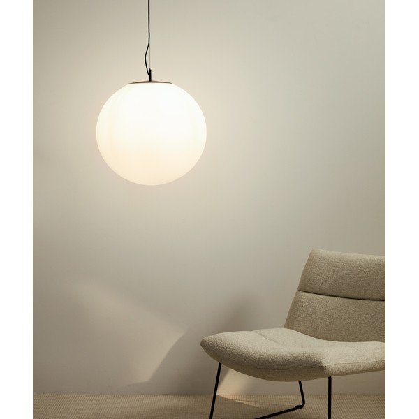 Baltos spalvos/juodos spalvos iš metalo kabantis šviestuvas ø 50 cm su stiklo gaubtu Brisia – Kave Home-image-1
