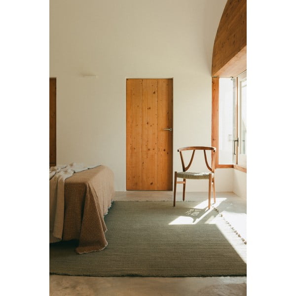 Rankų darbo khaki spalvos iš medvilnės kilimas 200x300 cm Handloom – Lorena Canals-image-3