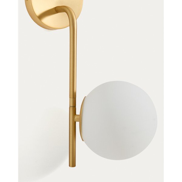 Baltos spalvos/auksinės spalvos sieninė lempa Brisia – Kave Home-image-4