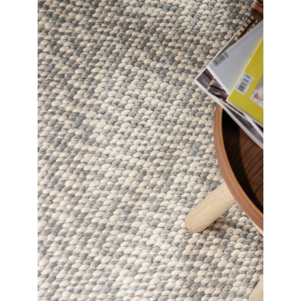 Rankų darbo šviesiai pilkos spalvos/kreminės spalvos iš vilnos kilimas 140x200 cm Lyon Beans – Elle Decoration-image-2