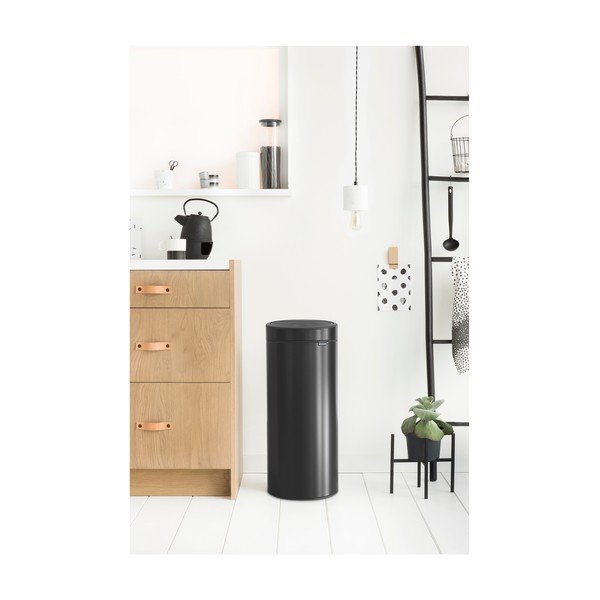 Matinės juodos spalvos iš plieno galima atidaryti palietus šiukšliadėžė 30 l Touch Bin – Brabantia-image-1