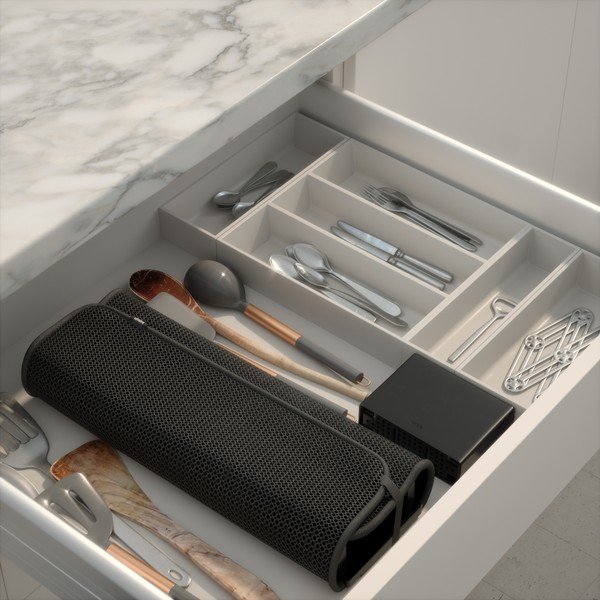 Matinės juodos spalvos iš plastiko indų džiovinimo padėkliukas 61x43 cm Udry – Umbra-image-3
