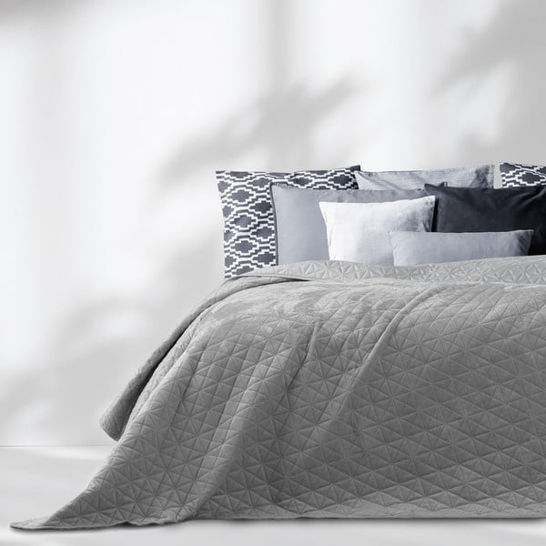 Dygsniuota lovatiesė iš velveto šviesiai pilkos spalvos 260x280 cm Laila – AmeliaHome