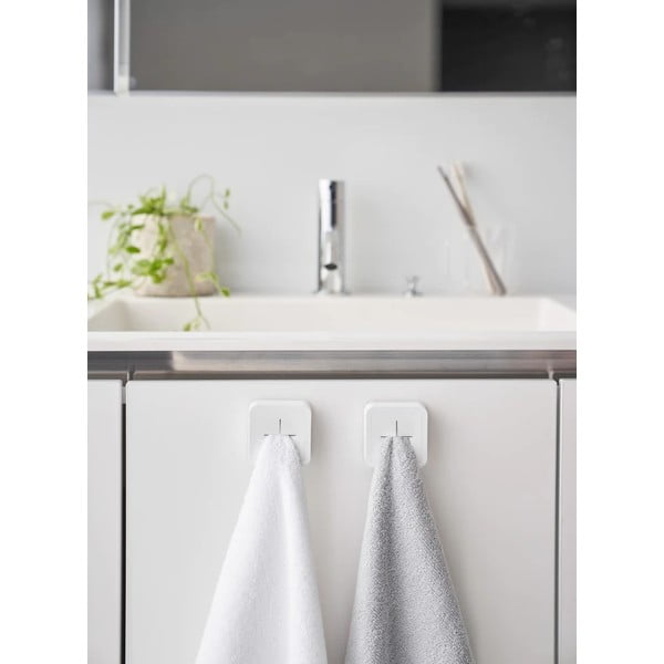 Klijuojamas iš plastiko rankšluosčio stovas baltos spalvos Film Hook – YAMAZAKI-image-1