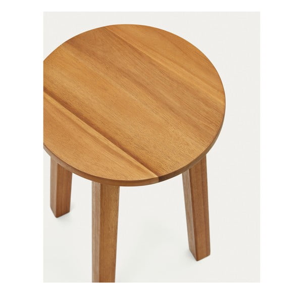Natūralios spalvos iš akacijos masyvo taburetė Amel – Kave Home-image-3