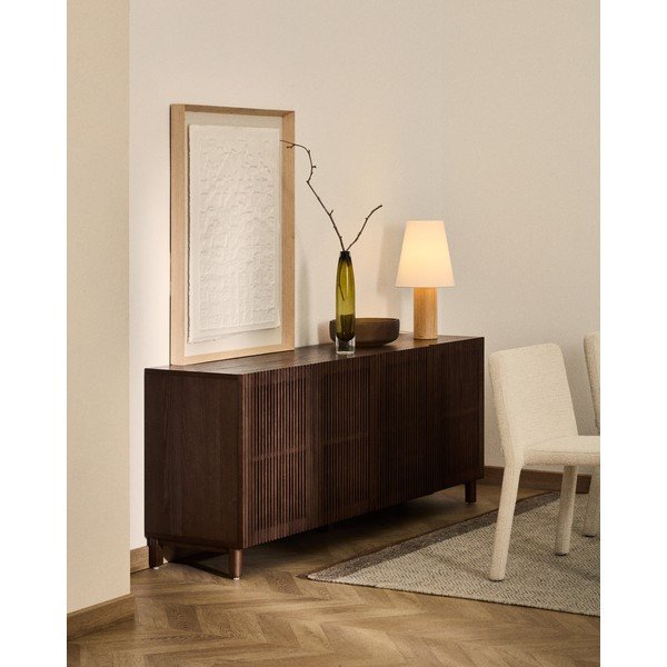 Tamsiai rudos spalvos šoninė spintelė iš riešutmedžio 181x71,5x42,5 cm Beyla – Kave Home-image-1