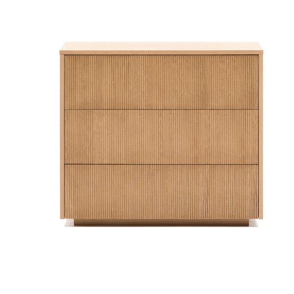 Natūralios spalvos šoninė spintelė iš ąžuolo 90x79x50 cm Helvine – Kave Home