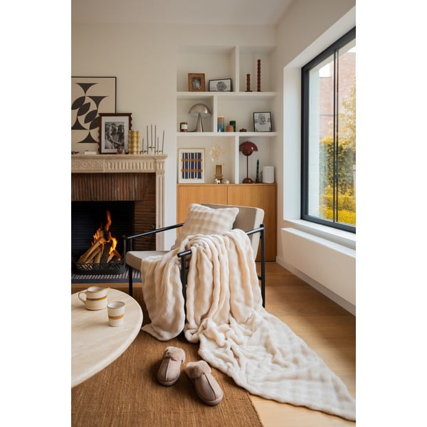 Iš mikropliušo dekoratyvinė pagalvėlė 45x45 cm Wave – Tiseco Home Studio-image-3