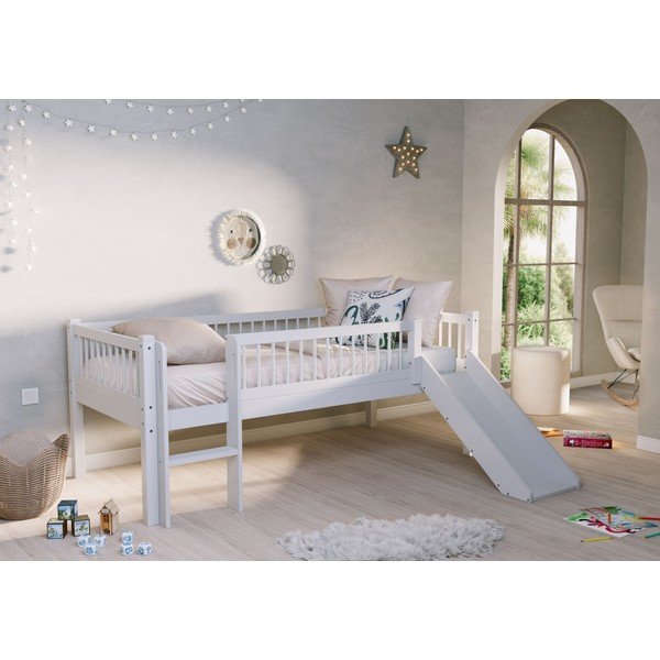 Baltos spalvos paaukštinta iš ąžuolo masyvo vaikiška lova su stumdomais skyreliais su lovos grotelėmis 90x200 cm Forrest – Vipack-image-1