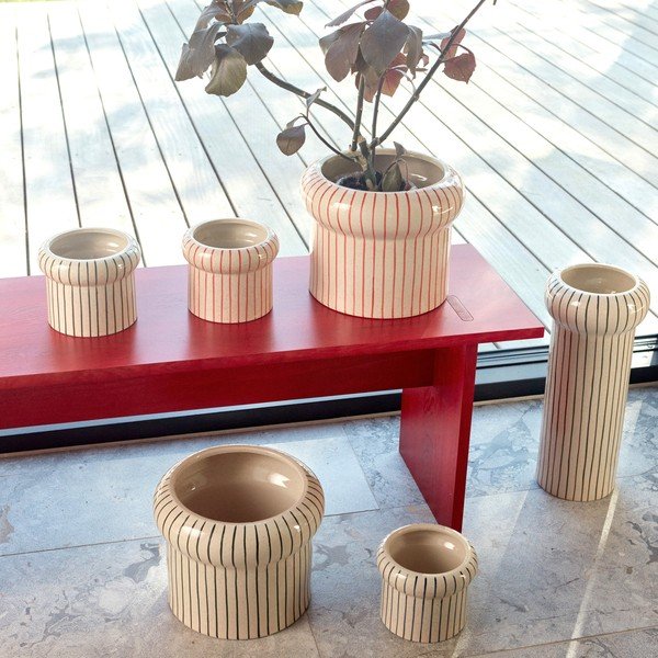 Raudonos spalvos medžio masyvo suolas Kotai – OYOY Living Design-image-1