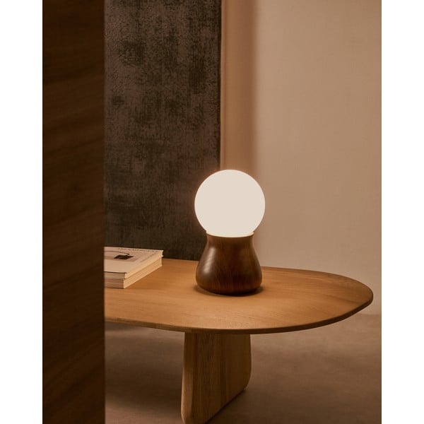 Tamsiai rudos spalvos iš kaučiukmedžio masyvo stalinis šviestuvas (aukštis 26 cm) Okeni – Kave Home-image-1