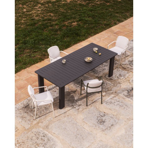 Smėlio spalvos paminkštinto audinio sodo kėdė Linosa – Kave Home-image-2