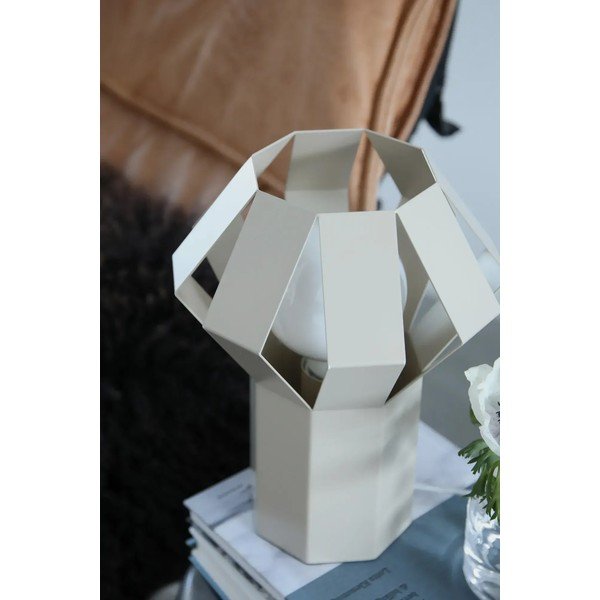 Smėlio spalvos iš metalo stalinis šviestuvas (aukštis 27 cm) su metaliniu gaubtu Octa – Markslöjd-image-2