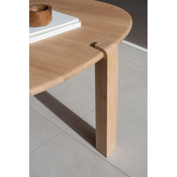 Natūralios spalvos iš ąžuolo masyvo apvalios formos kavos staliukas ø 100 cm Kulin – Gazzda-image-2