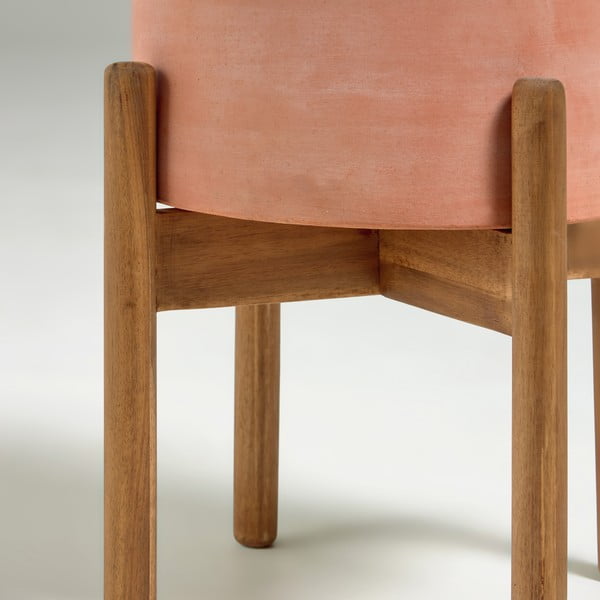 Terakotos spalvos vazonas ant medinio pagrindo Kave Home Dalva, skersmuo 30 cm-image-1