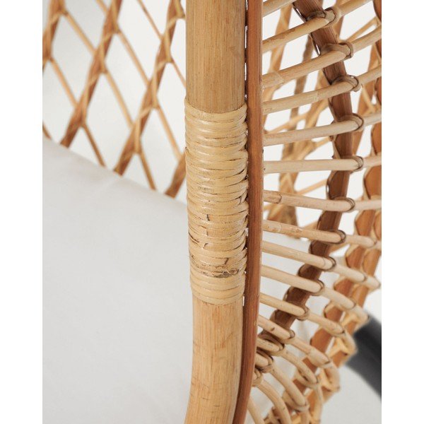 Sodo pakabinamas krėslas natūralios spalvos rotangas Ekaterina – Kave Home-image-1