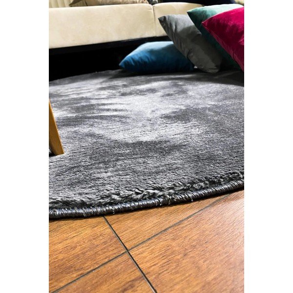 Skalbiamas apvalios formos kilimas antracito spalvos ø 80 cm Pelush Anthracite – Mila Home-image-1