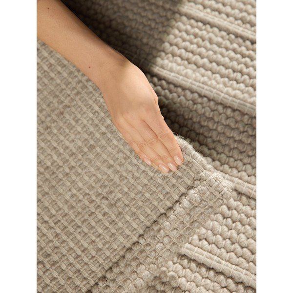 Rankų darbo smėlio spalvos iš vilnos kilimas 80x150 cm Camden Parker – Ted Baker-image-4