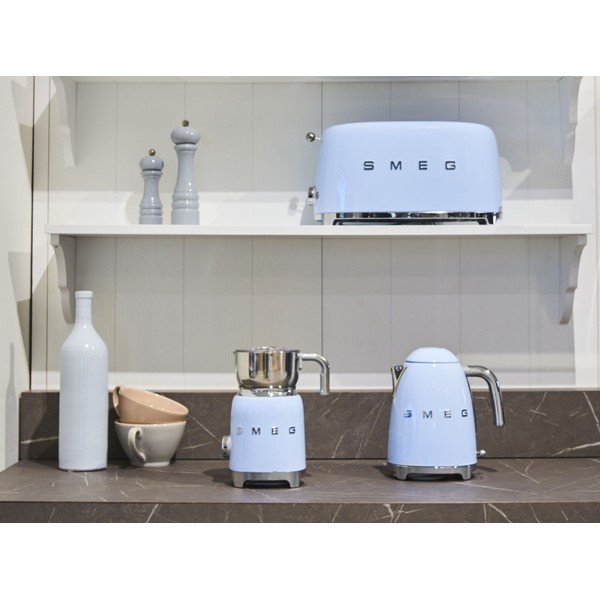 Šviesiai mėlynos spalvos virdulys 1,7 l 50's Retro Style – SMEG-image-1