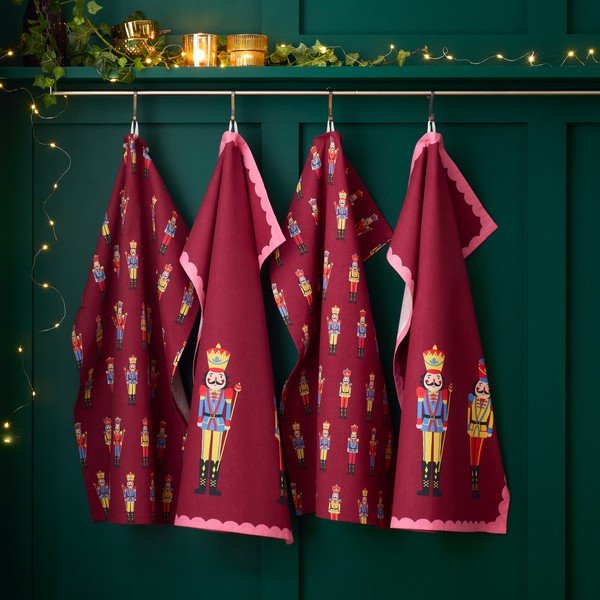 Iš medvilnės virtuvės rankšluosčiai 4 vnt. su Kalėdų motyvu 70x50 cm Christmas Nutcracker – Catherine Lansfield-image-1