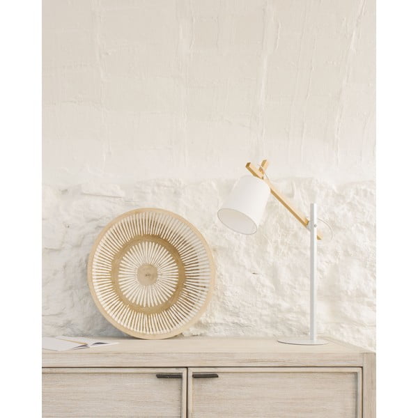 Baltos spalvos iš akacijos masyvo stalinis šviestuvas (aukštis 65 cm) su tekstiliniu gaubtu Kosta – Kave Home-image-1