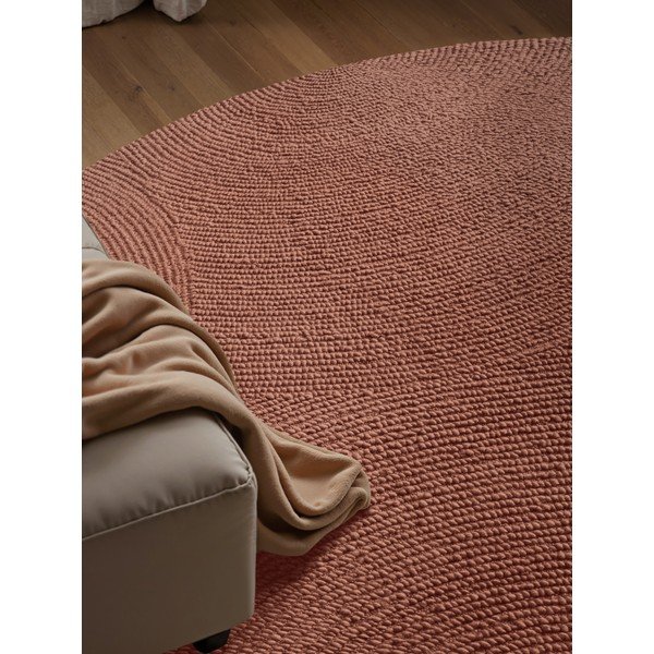Rankų darbo terakotos spalvos iš vilnos apvalios formos kilimas ø 120 cm Calmio – Hanse Home-image-3