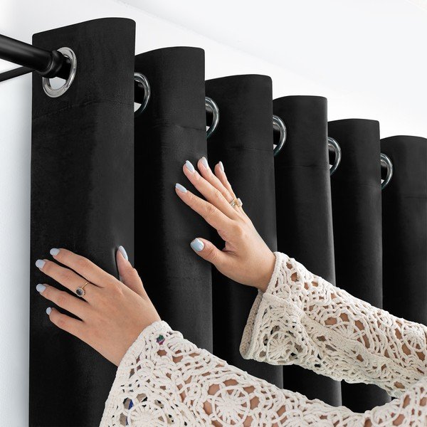 Iš velveto pritemdymas (dalinis užtemimas) užuolaida juodos spalvos 400x175 cm Velto – Filumi-image-2