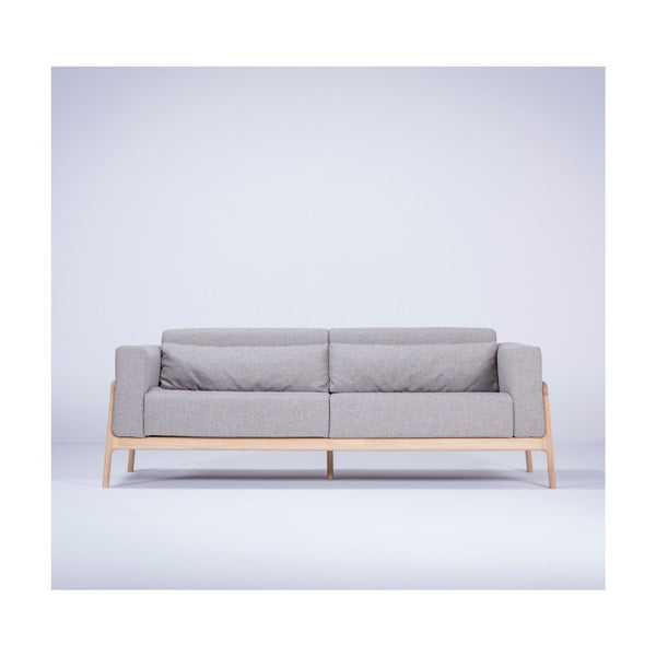 Šviesiai pilka sofa su ąžuolo konstrukcija Gazzda Fawn, 210 cm