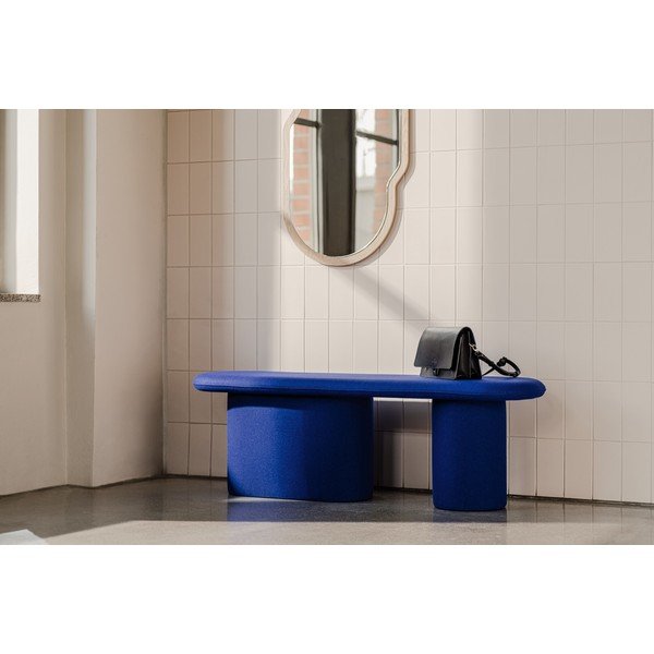 Mėlynos spalvos paminkštinto audinio suolas iš vilnos Rull – noo.ma-image-4