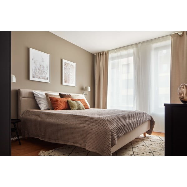 Smėlio spalvos dvigulė lova audiniu dengta su sandėliavimo vieta su lovos grotelėmis 180x200 cm Lotte – Meise Möbel-image-2