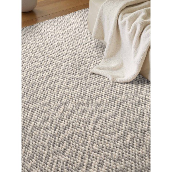 Rankų darbo šviesiai pilkos spalvos/kreminės spalvos iš vilnos kilimas 140x200 cm Lyon Beans – Elle Decoration-image-3