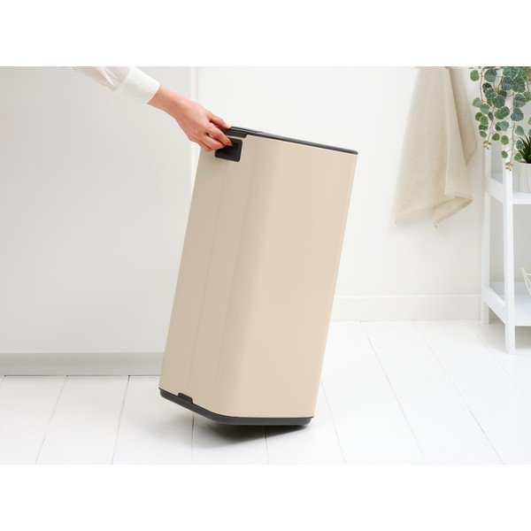 Smėlio spalvos šiukšliadėžė iš plieno su pedalu 30 l Bo – Brabantia-image-3