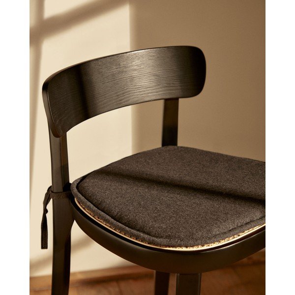 Iš mikropluošto sėdynės pagalvėlė 43x43 cm Romane – Kave Home-image-1