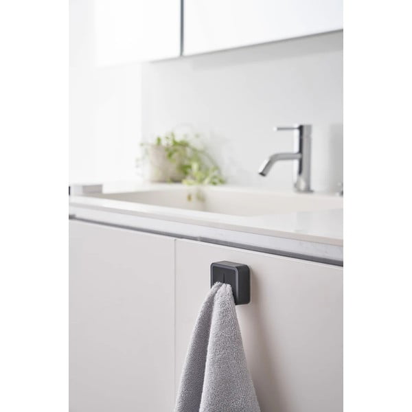 Klijuojamas iš plastiko rankšluosčio stovas juodos spalvos Film Hook – YAMAZAKI-image-2