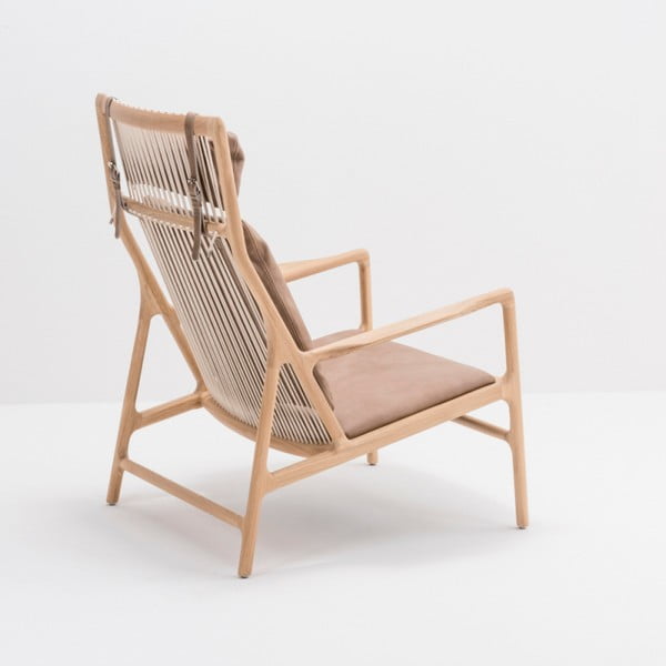 Fotelis su ąžuolo masyvo konstrukcija ir rudos buivolo odos sėdyne Gazzda Dedo-image-2